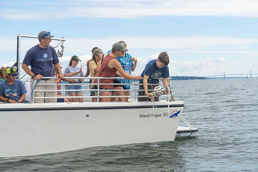 RWU Lets High School Students Dive into World of Marine Biology | Roger